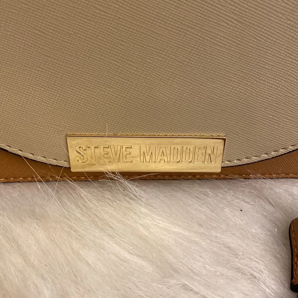 NWT Steve Madden (Bmelodie) Crossbody Bag - Cognac